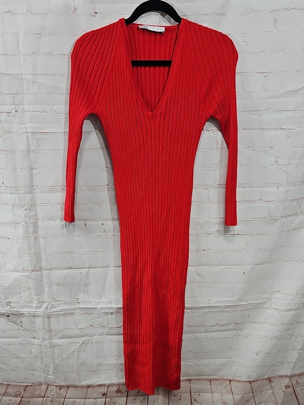 Zara Red Ribbed V-Neck Long Sleeve Bodycon Dress
